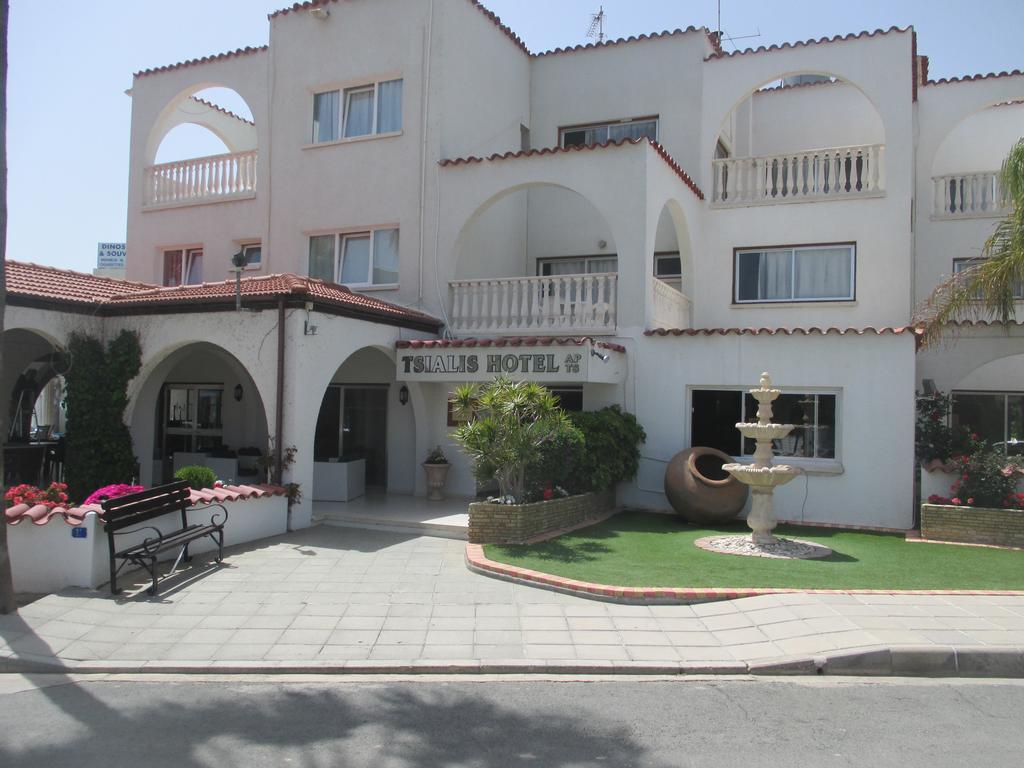 Tsialis Hotel Apartments Larnaca Esterno foto